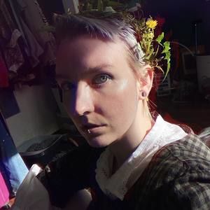 Meet your Posher, Ellis